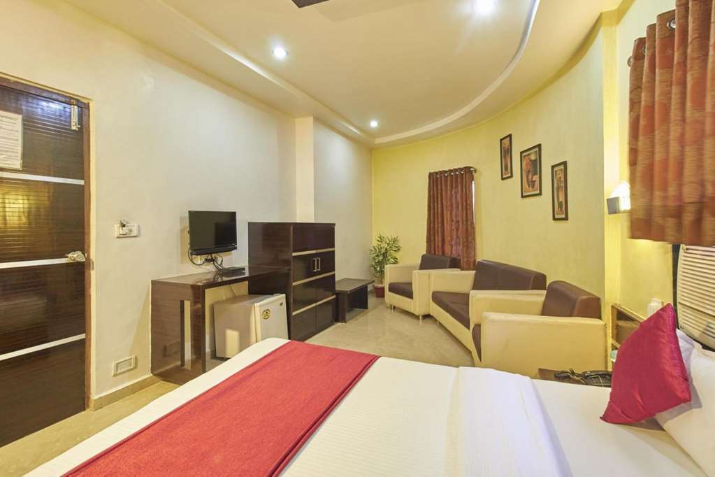 Oyo Flagship 19003 Hotel Rudra Mahal Ahmedabad Cameră foto