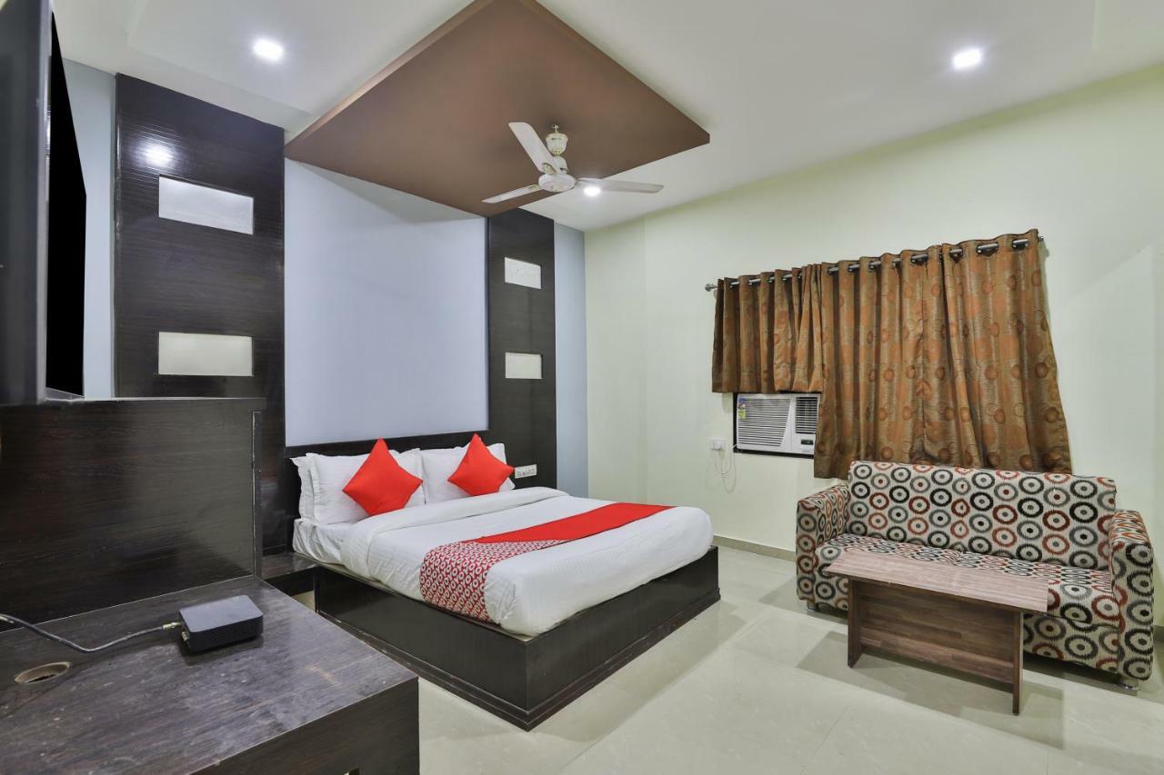Oyo Flagship 19003 Hotel Rudra Mahal Ahmedabad Exterior foto