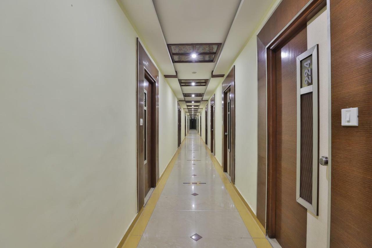 Oyo Flagship 19003 Hotel Rudra Mahal Ahmedabad Exterior foto