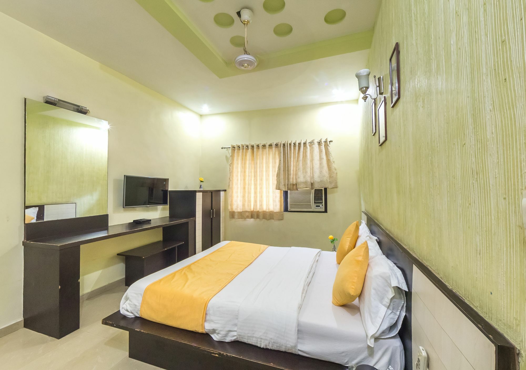 Oyo Flagship 19003 Hotel Rudra Mahal Ahmedabad Exterior foto